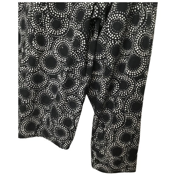 Chicos Lorena Diva Dot Wrinkle Resistant Button Up Long Sleeve Black 3 - Picture 9 of 10